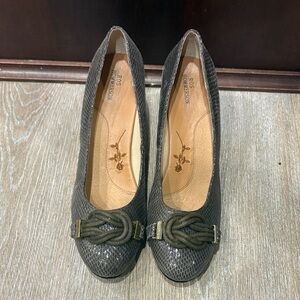 Ros Hommerson Grey Snakeskin Print Pumps with Rope Knot Detail 7.5N